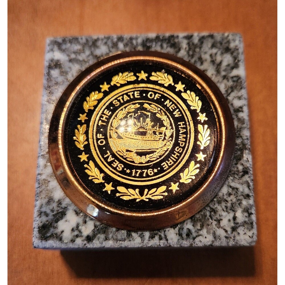 Vintage State Of New Hampshire Seal Paperweight Granite Base 2 inch x 1 inch